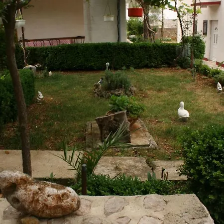 Apartments By The Sea Starigrad, Paklenica - 6579 *