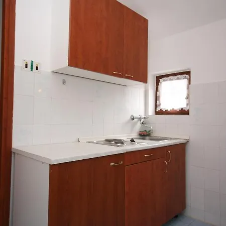 Apartments By The Sea Starigrad, Paklenica - 6579 Apartment Starigrad Paklenica