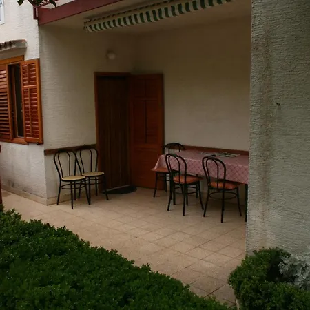 Apartments By The Sea Starigrad, Paklenica - 6579 *