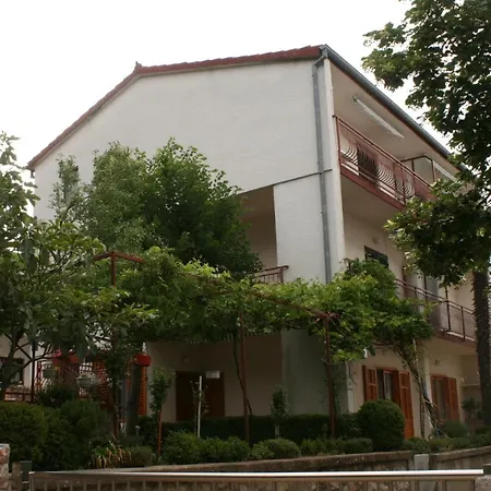 Apartments By The Sea Starigrad, Paklenica - 6579