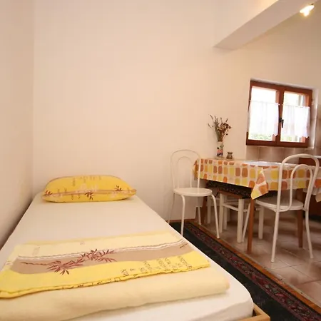Apartment Apartments By The Sea Starigrad, Paklenica - 6579 *