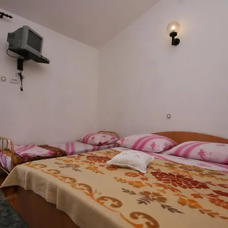 Apartment Apartments By The Sea Starigrad, Paklenica - 6579 Starigrad Paklenica