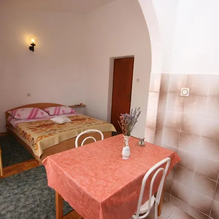 Apartments By The Sea Starigrad, Paklenica - 6579 *