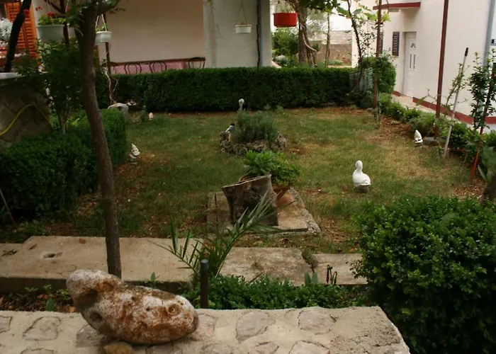 Apartments By The Sea Starigrad, Paklenica - 6579 *